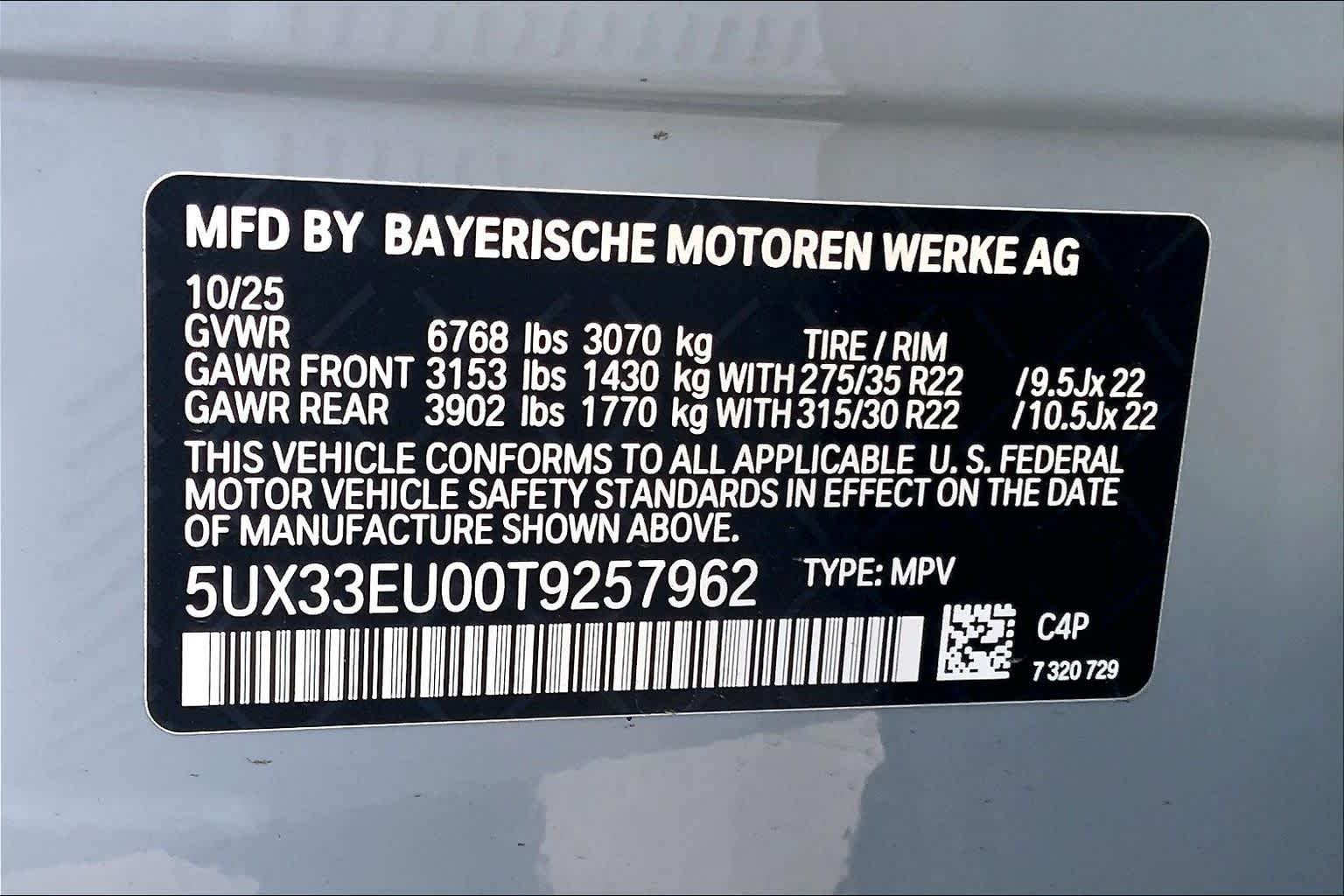 Used 2026 Brooklyn Grey Metallic BMW M60i image 18