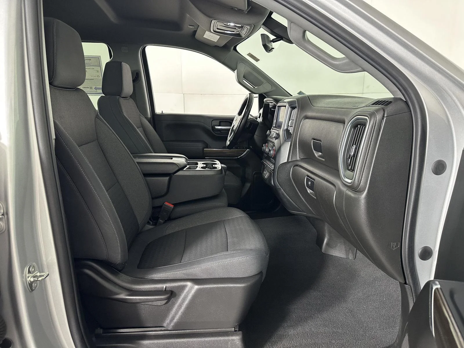 Used 2021 Silver Ice Metallic Chevrolet LT image 28