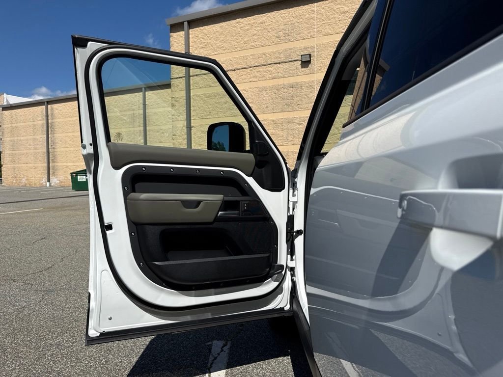 New 2026 White Land Rover S image 10