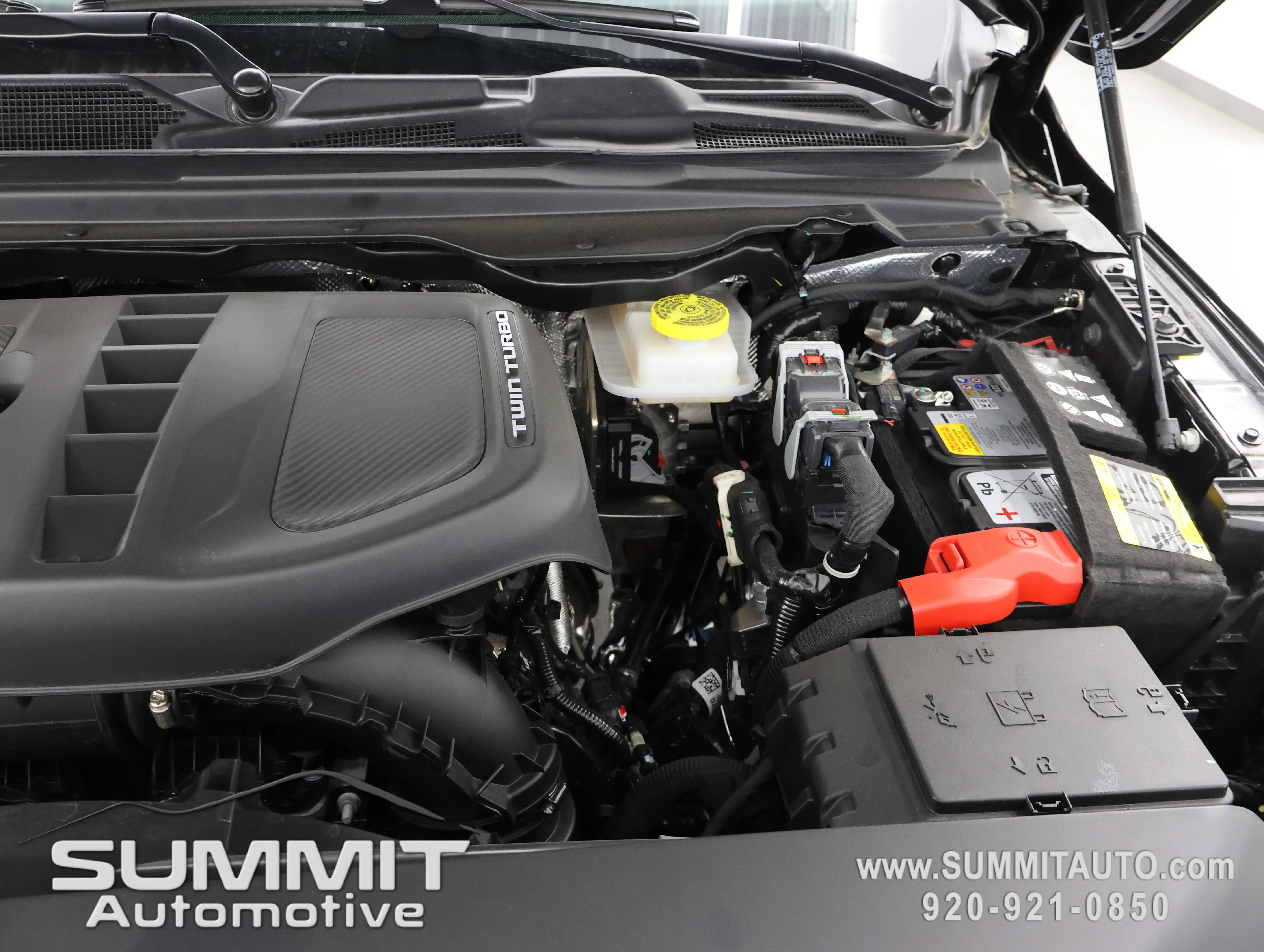 New 2026 Diamond Black Crystal Pearl-Coat Exterior Paint RAM Limited image 25