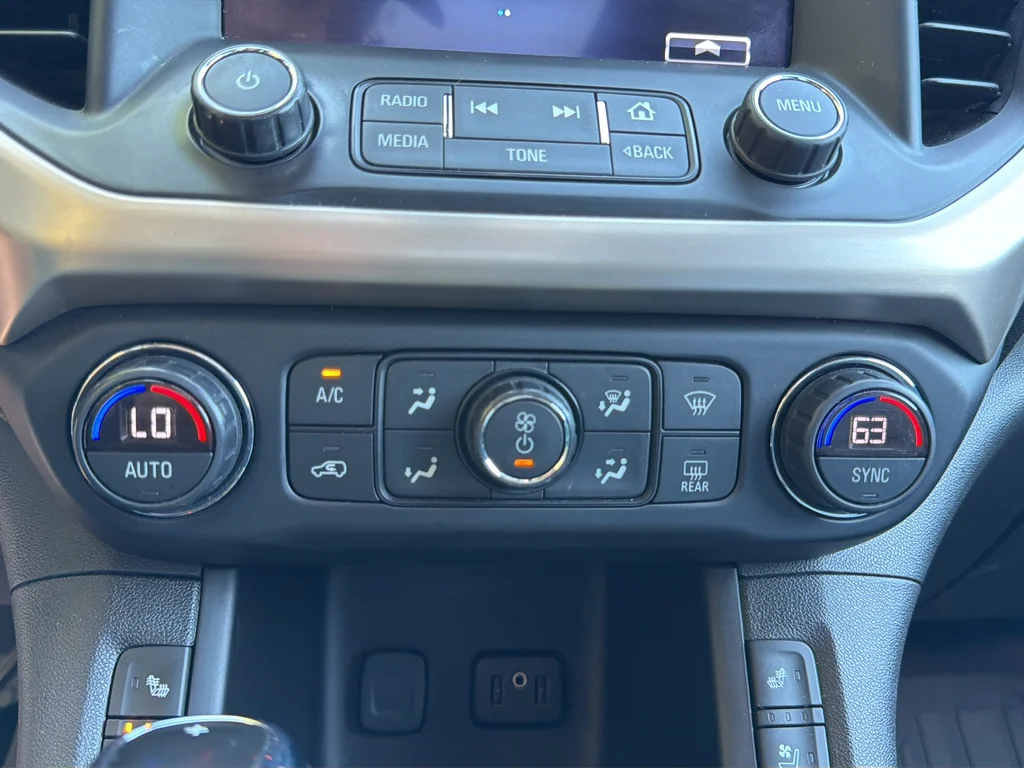Used 2019 Black GMC Denali image 23
