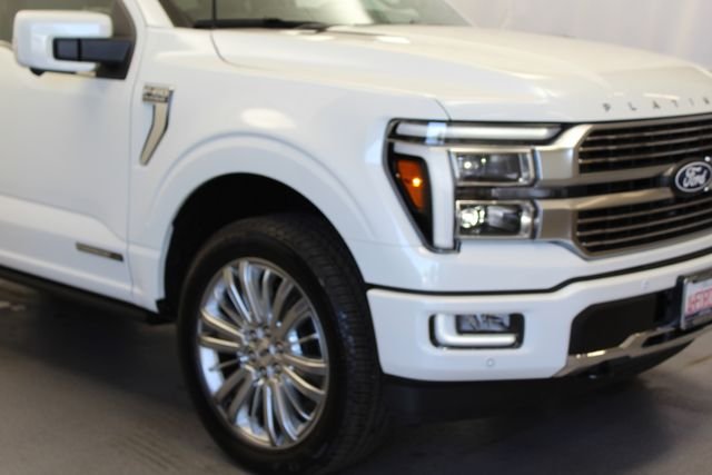New 2026 Star White Metallic Tri-Coat Ford Platinum® image 3