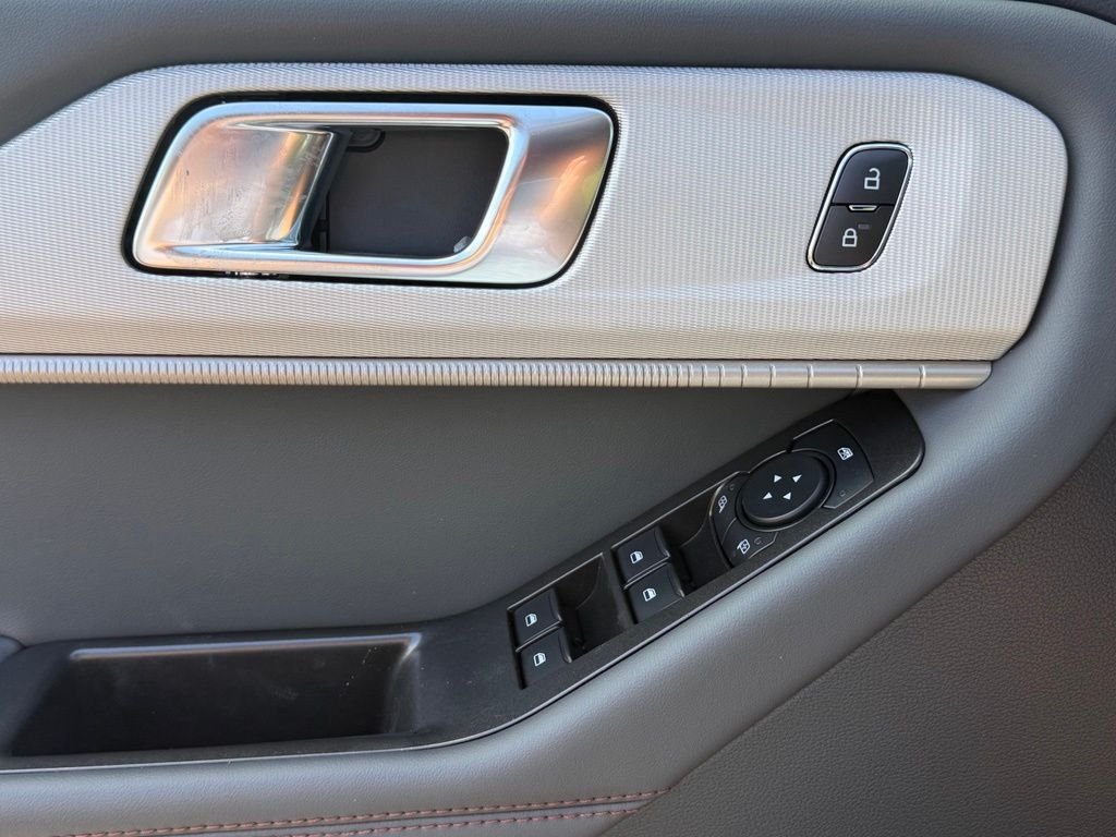 New 2027 Carbonized Gray Metallic Ford Active image 19