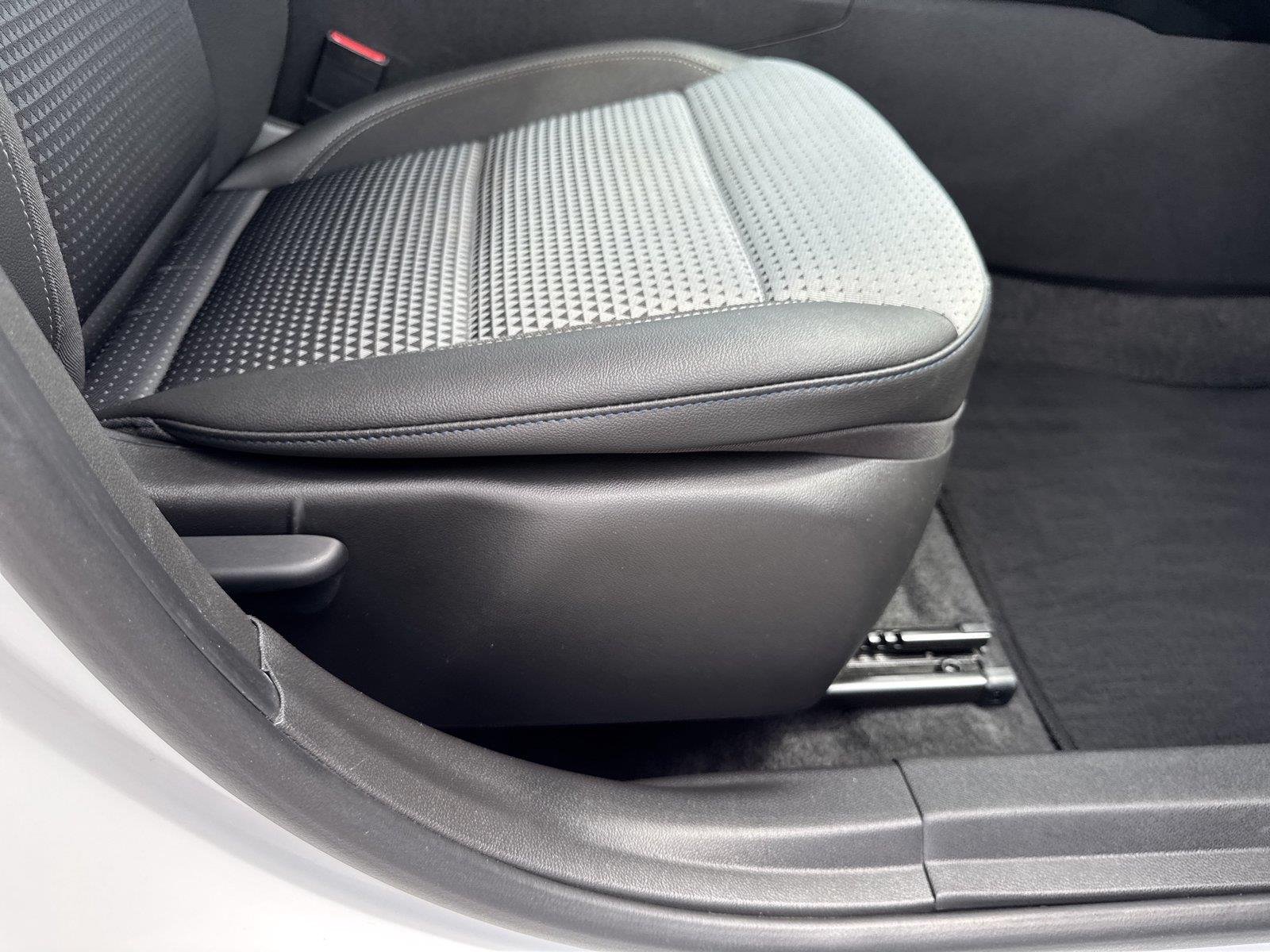 Used 2025 Summit White Chevrolet LT image 35
