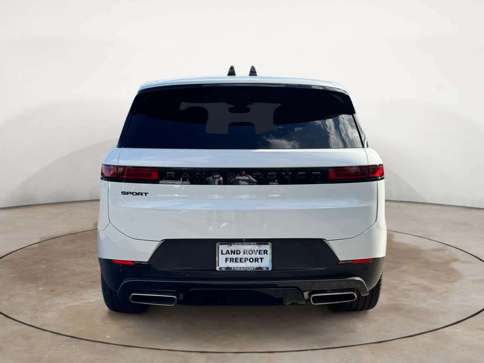 Certified Used 2024 Ostuni Pearl White Metallic Land Rover SE image 4