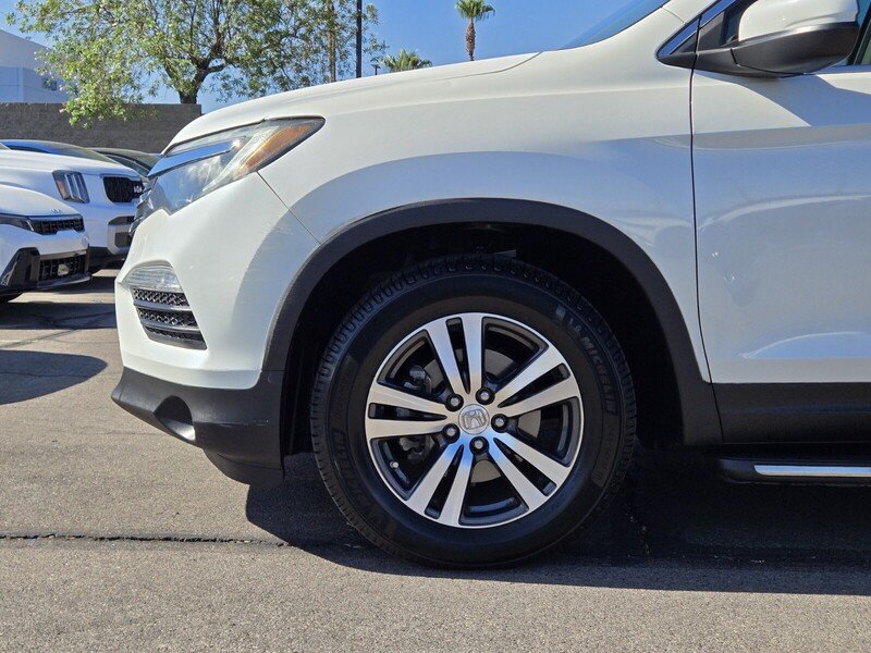 Used 2017  Honda EX-L image 10