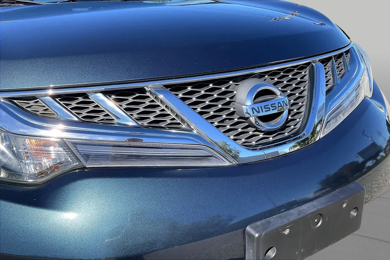 Used 2014 Graphite Blue Metallic Nissan SV image 30