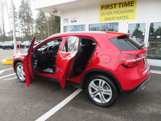 Used 2020 Jupiter Red Mercedes-Benz GLA 250 image 15
