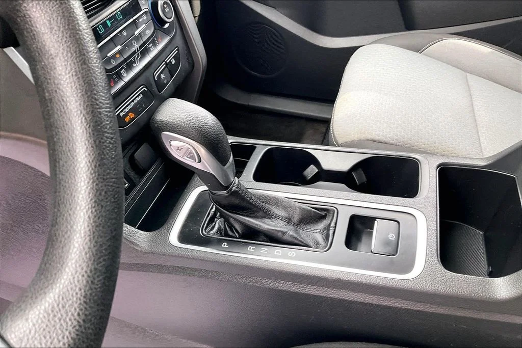 Used 2018 Gray Ford SE image 15