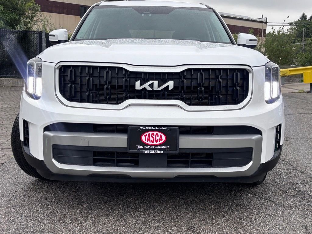 Used 2023 White Kia EX image 9