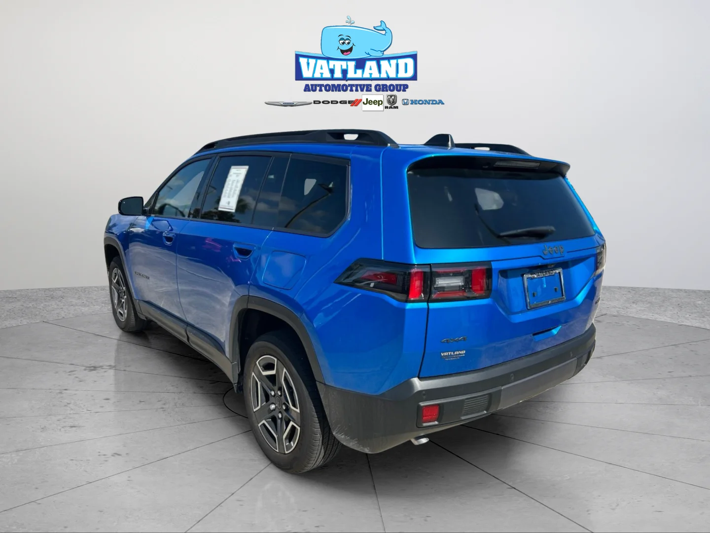 Used 2026 Blue Pearl Jeep Laredo image 3