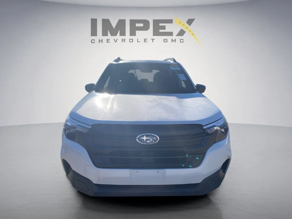 Used 2025 White Subaru  image 5