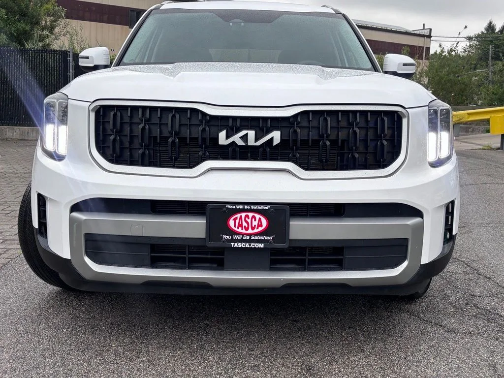Used 2023 White Kia EX image 9