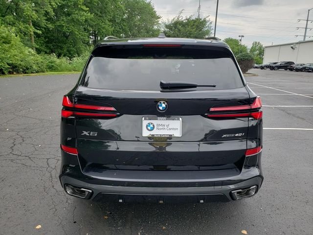 New 2026 Black Sapphire Metallic BMW xDrive40i image 4