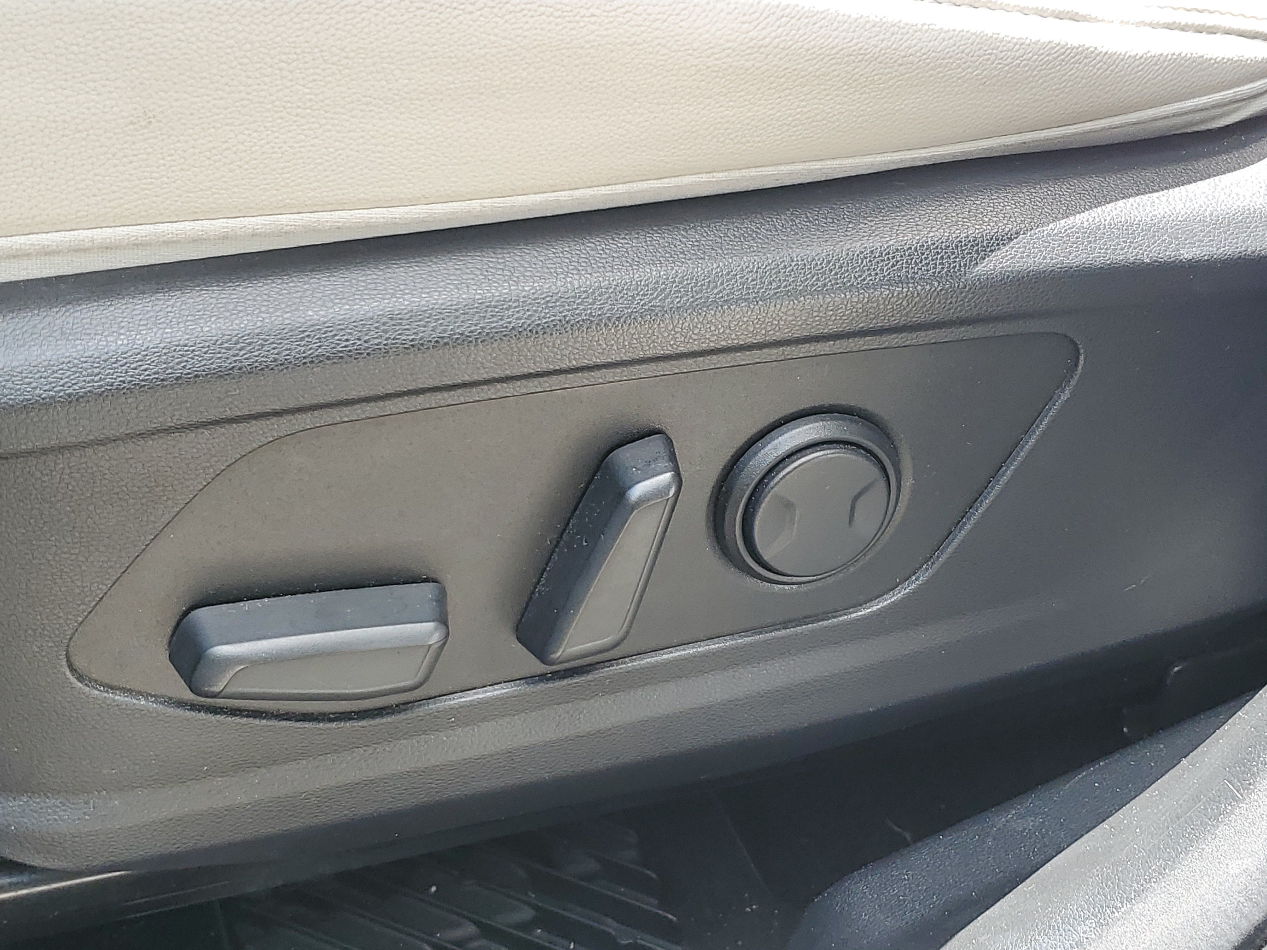 Used 2024 Hampton Gray Hyundai Limited image 21