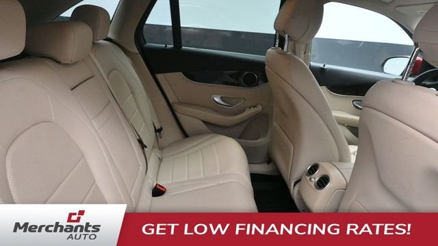 Used 2022 Red Mercedes-Benz GLC 300 image 10