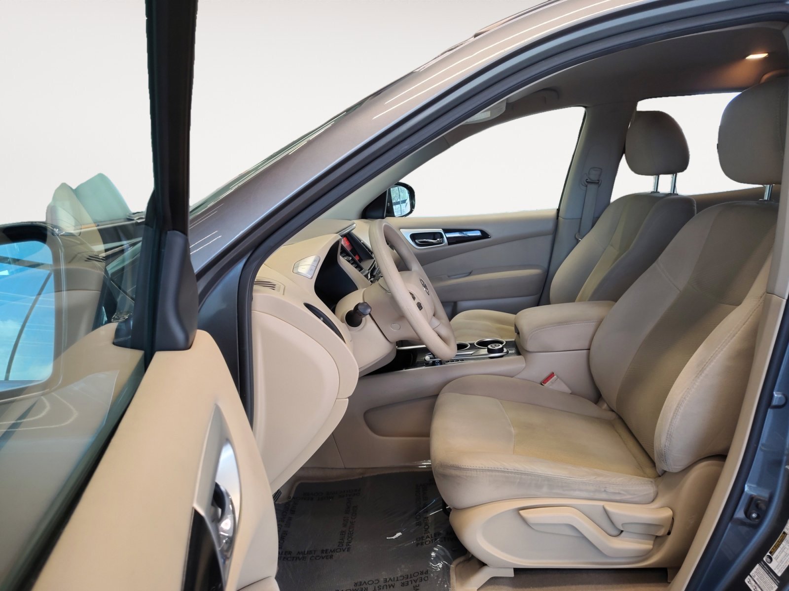 Used 2015 Gun Metallic Nissan S image 20