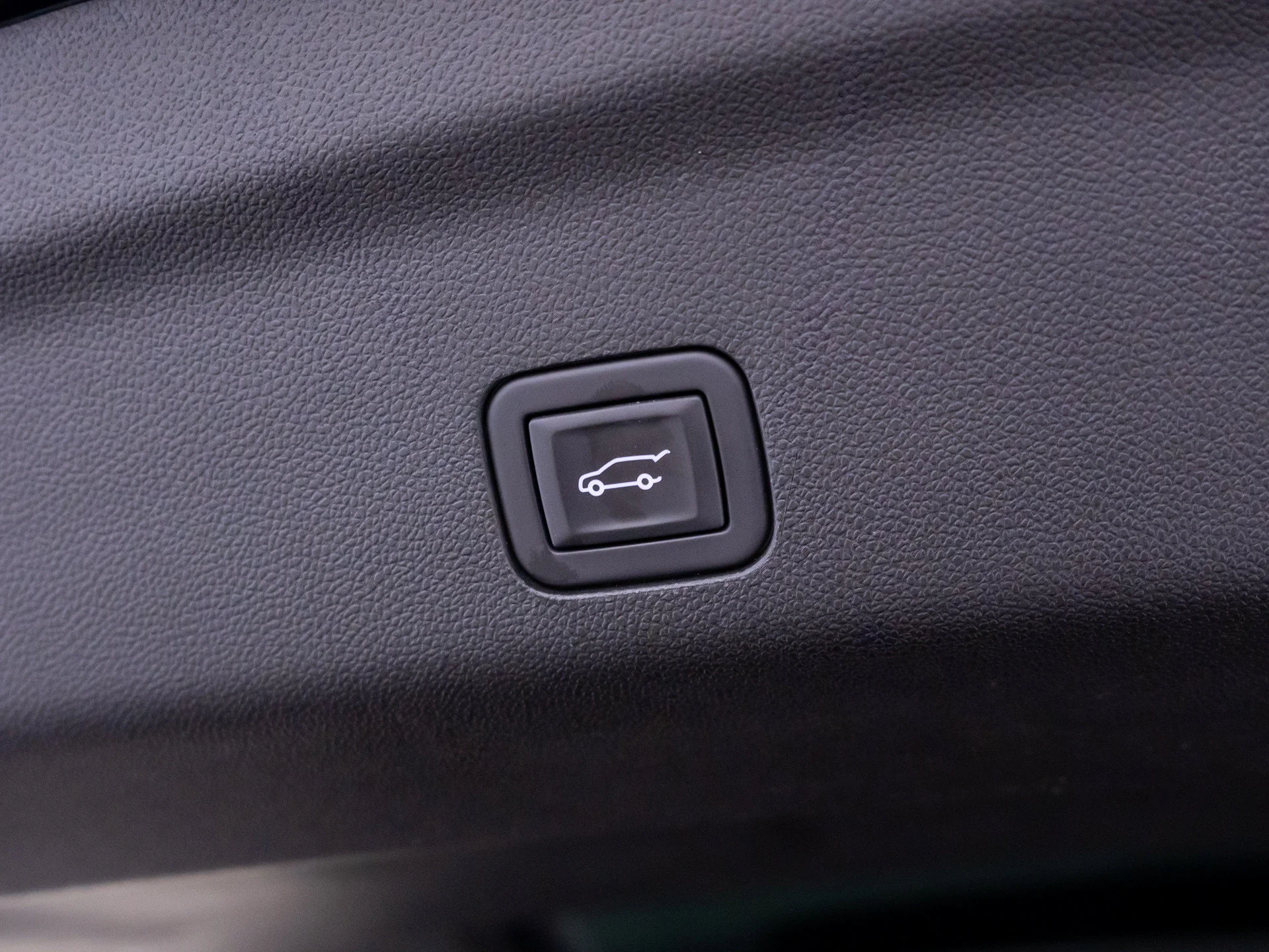 Used 2023 Black GMC Denali Ultimate image 34
