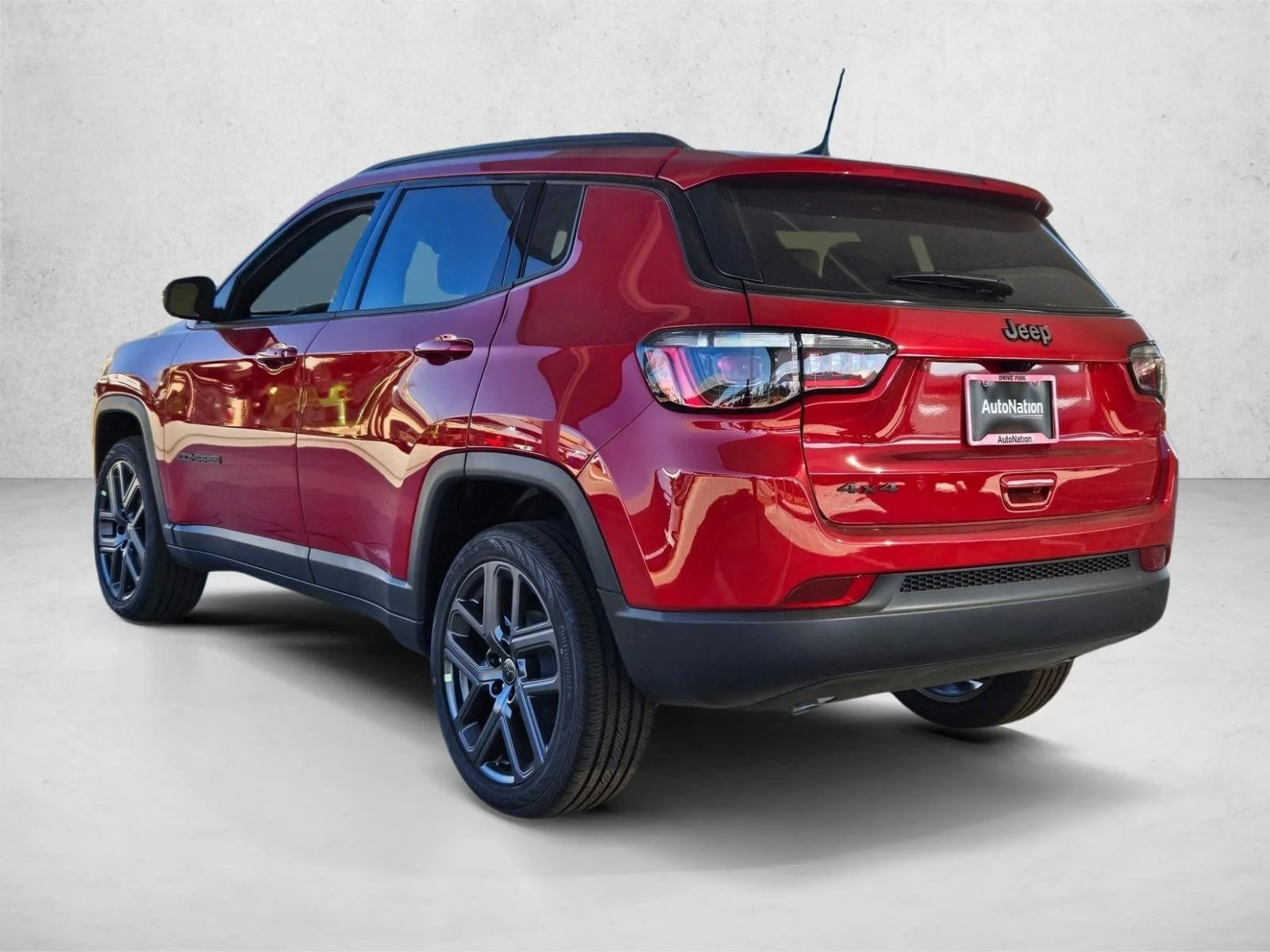 New 2026 Red Hot Pearl-Coat Exterior Paint Jeep Latitude Altitude image 9