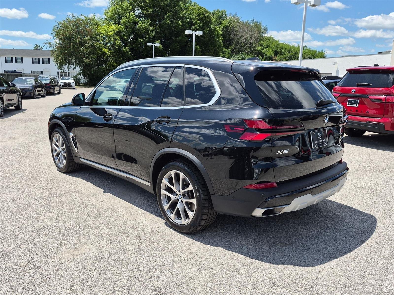Used 2024 Black Sapphire Metallic BMW xDrive40i image 3
