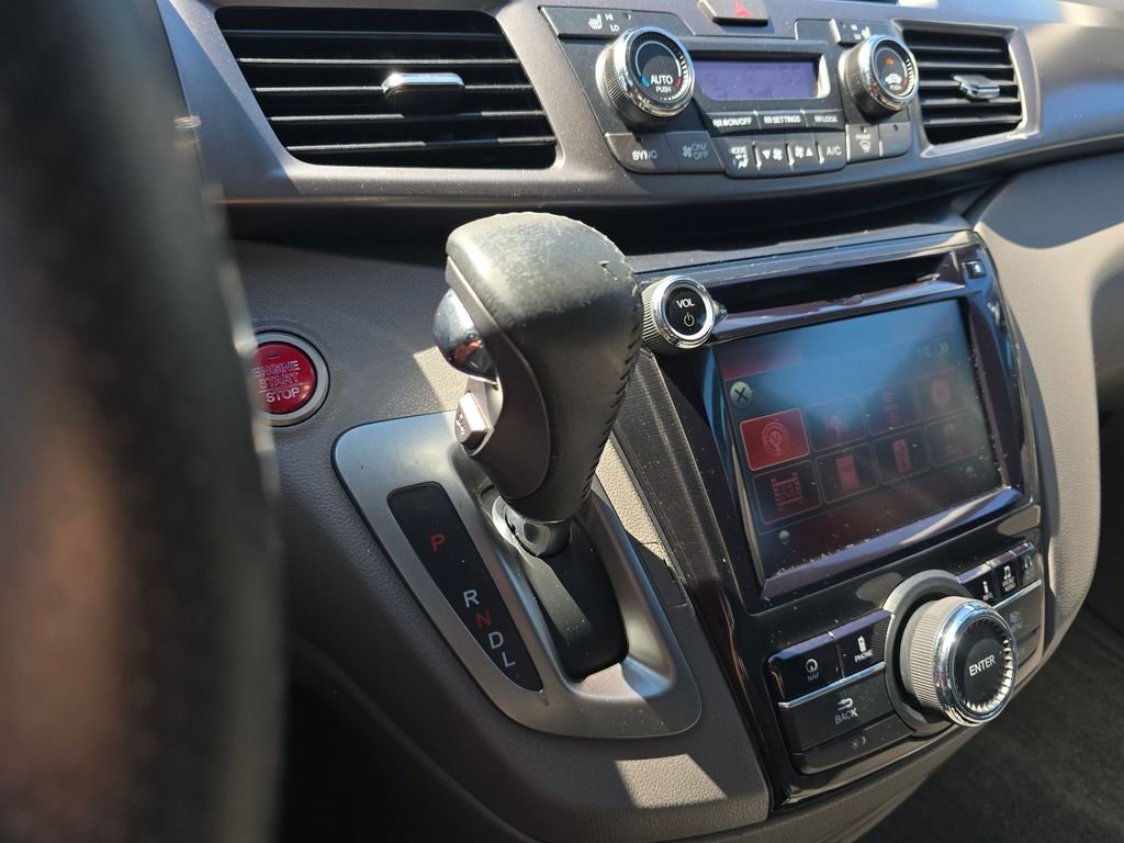 Used 2015  Honda Touring image 26