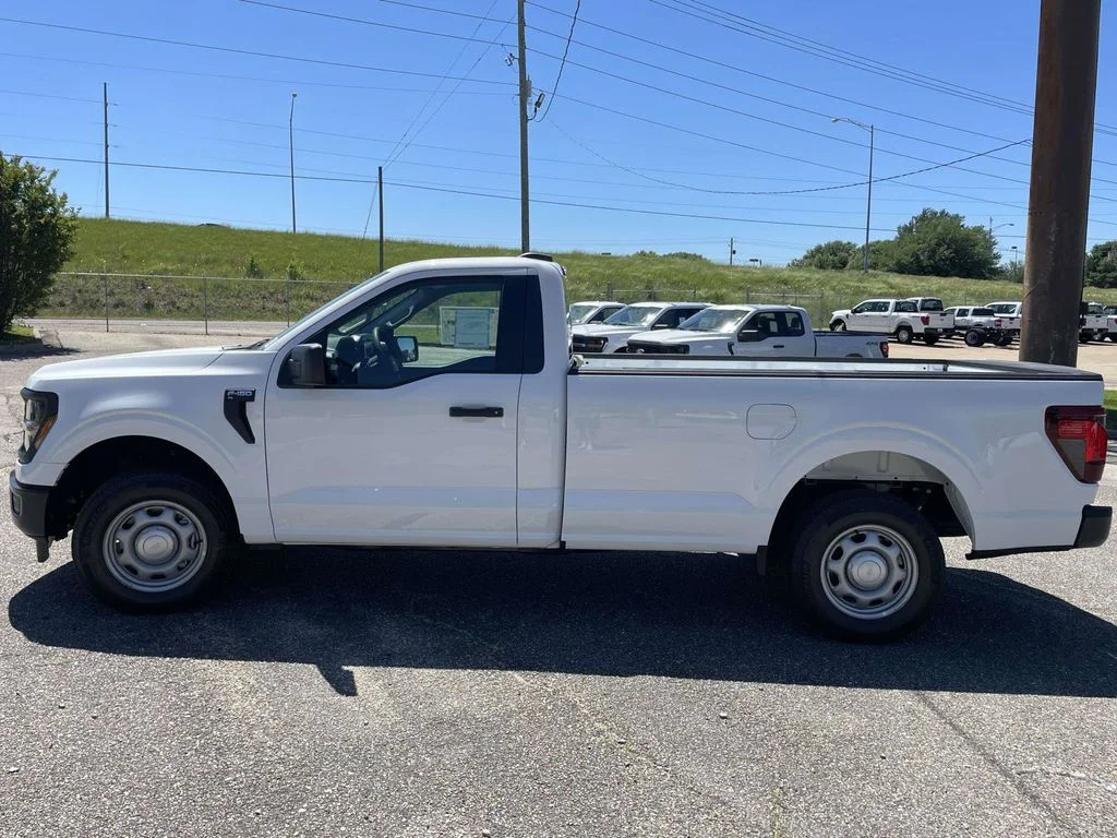 New 2026 Oxford White Ford XL image 6