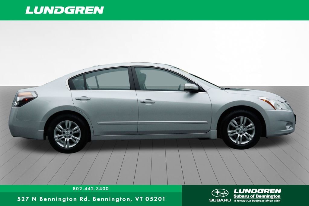 Used 2012 Silver Nissan 2.5 SL image 2