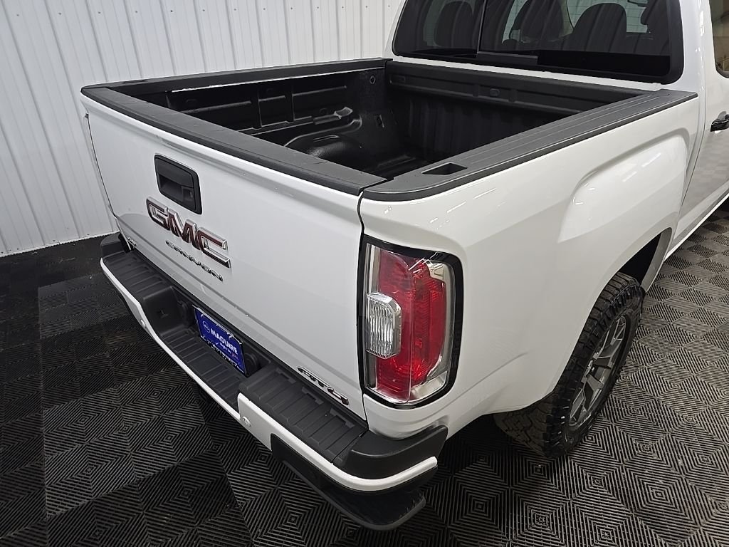 Used 2022 Summit White GMC AT4 w/Leather image 11