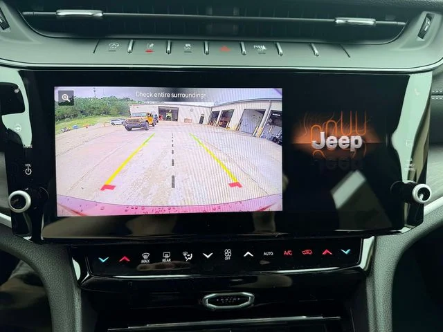 New 2026 Velvet Red Pearl-Coat Exterior Paint Jeep Altitude image 24