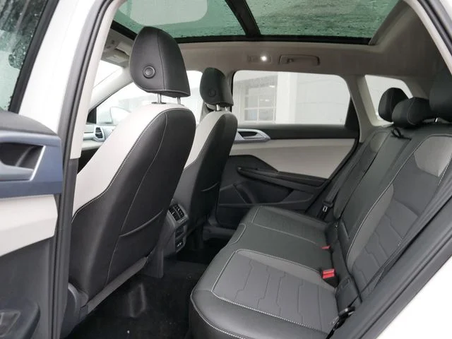 2026 Volkswagen Taos SE - Photo 8