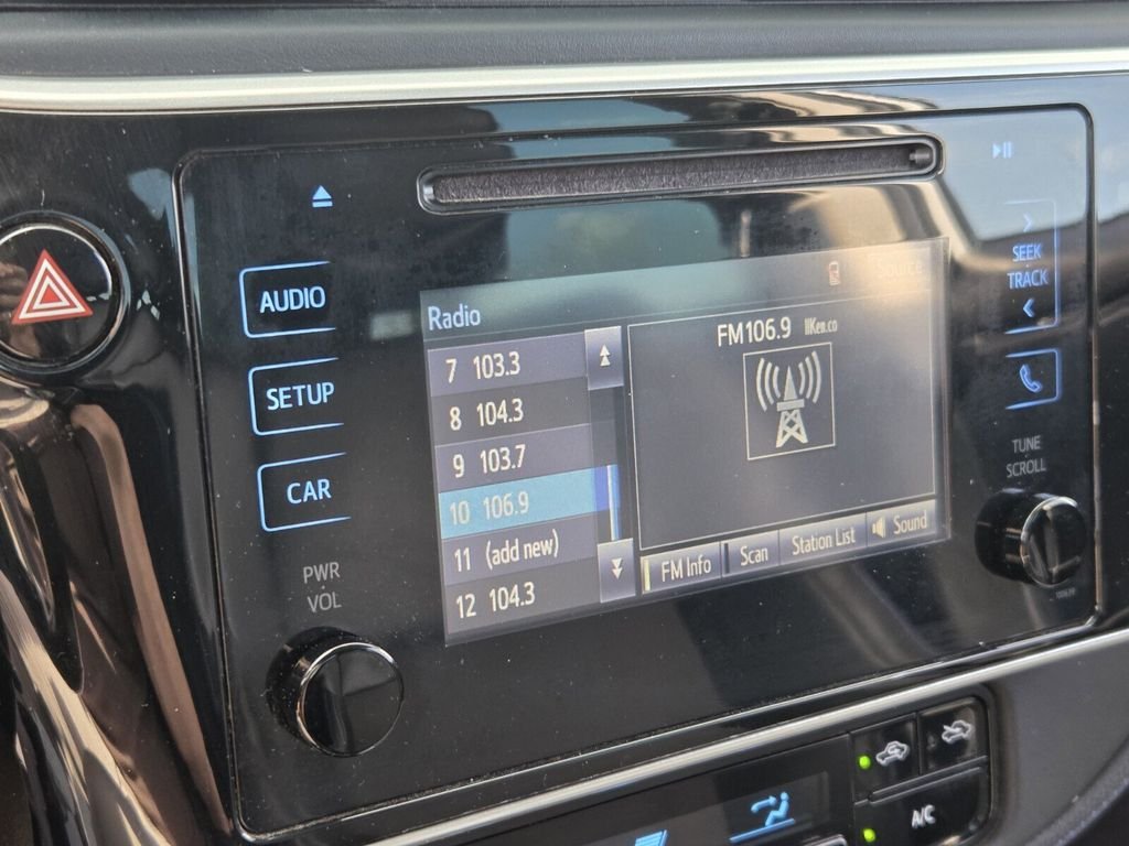 Used 2019 Silver Toyota SE image 18