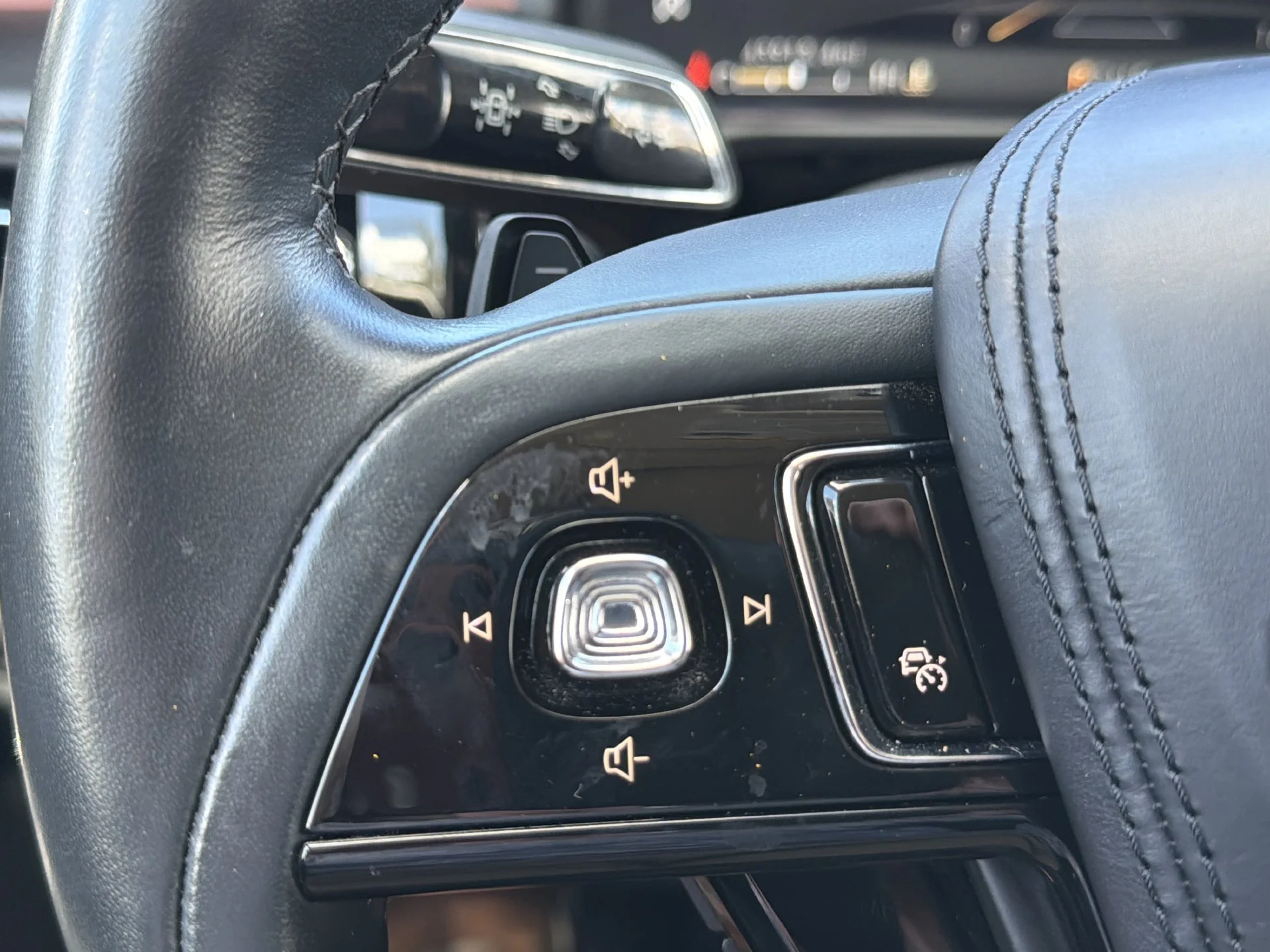 Used 2021 Blue Lincoln Reserve image 28