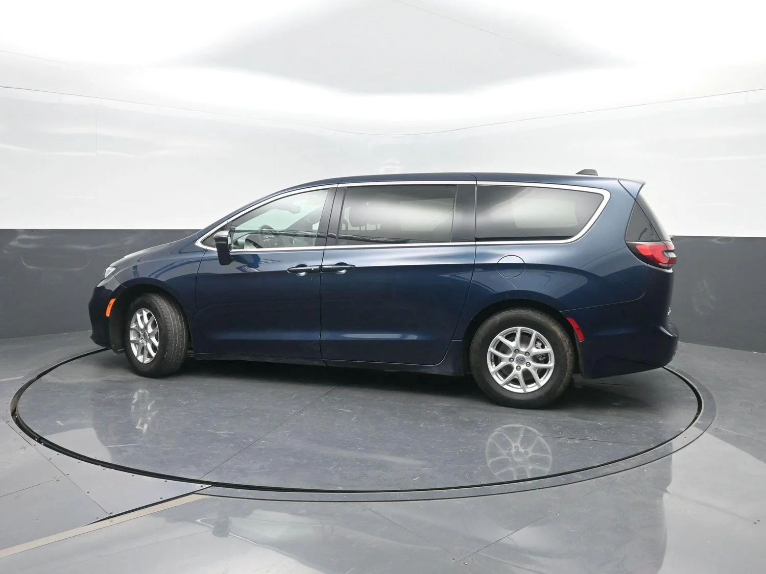 Used 2024 Fathom Blue Pearlcoat Chrysler Touring image 37