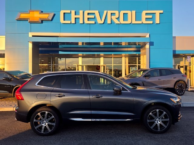 Used 2021 Gray Volvo T5 Inscription image 3