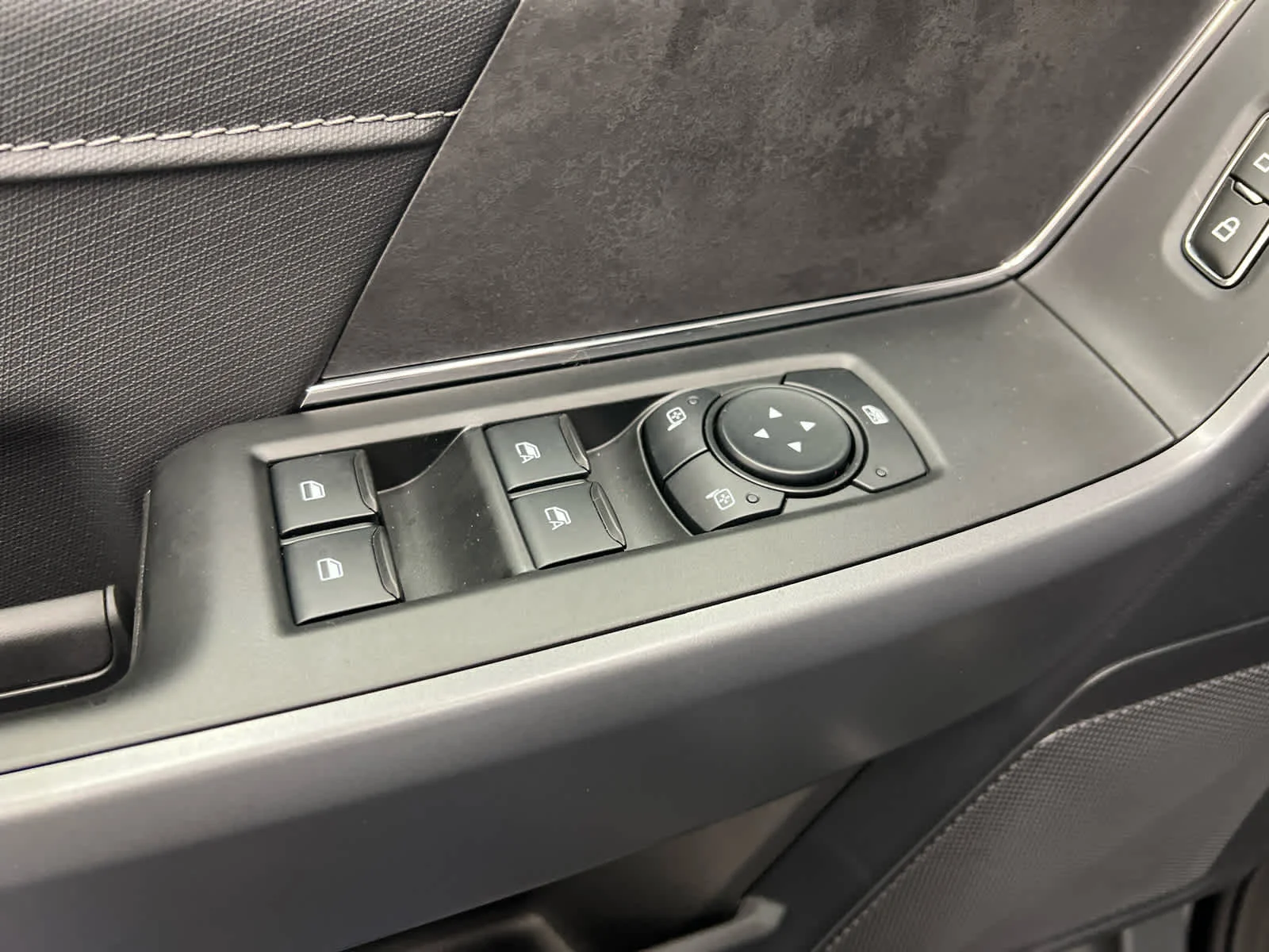 New 2026 Agate Black Metallic Ford XLT image 12