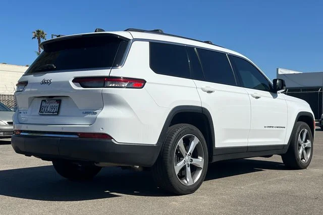 Used 2021 Bright White Clearcoat Jeep Limited image 3