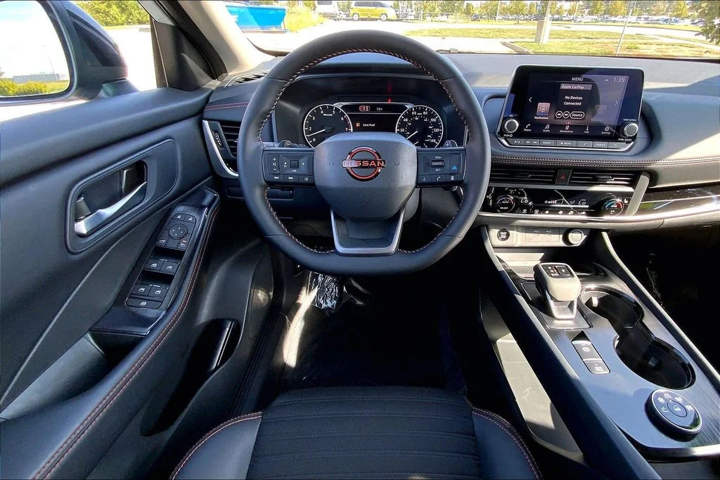 Used 2026 White Nissan Rock Creek image 5