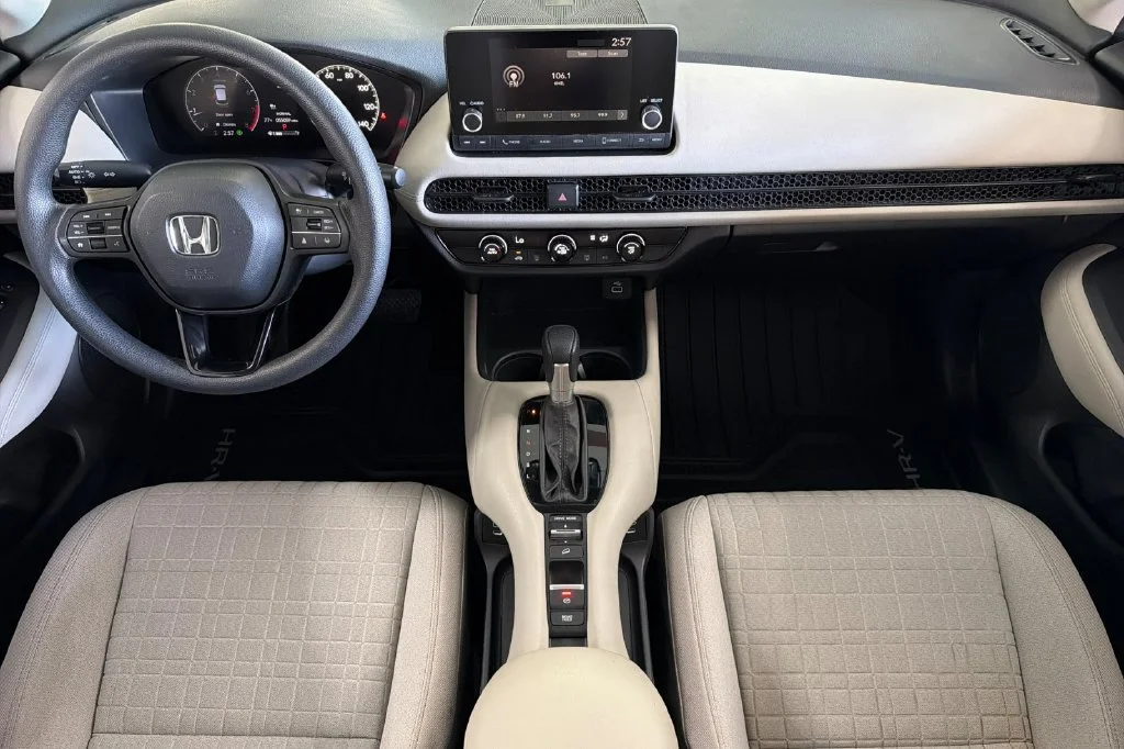 Used 2025  Honda LX image 18