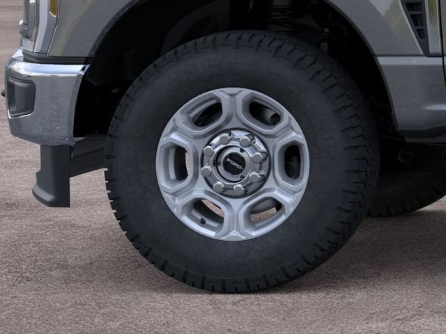 New 2026 Carbonized Gray Metallic Ford XLT image 41
