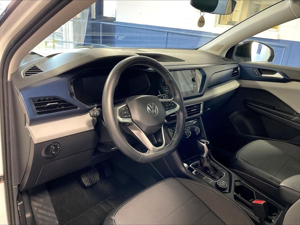 Used 2023 White Volkswagen 1.5T SE image 8