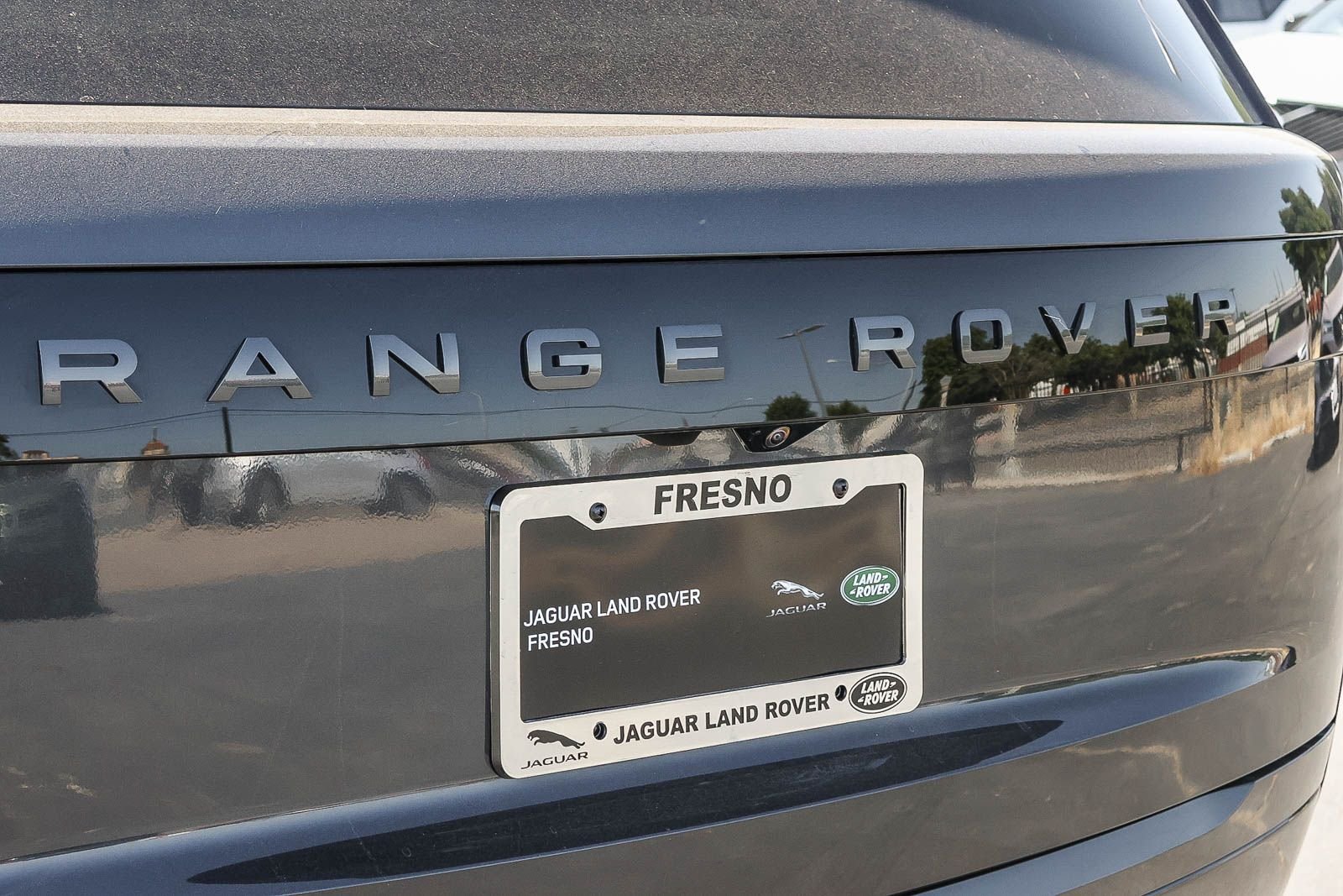 New 2026 Carpathian Grey Land Rover SE image 10