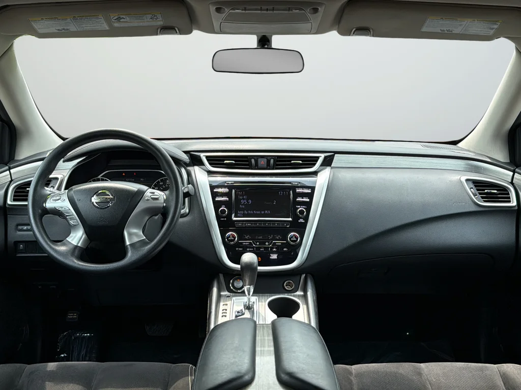 Used 2015 Orange Nissan S image 9