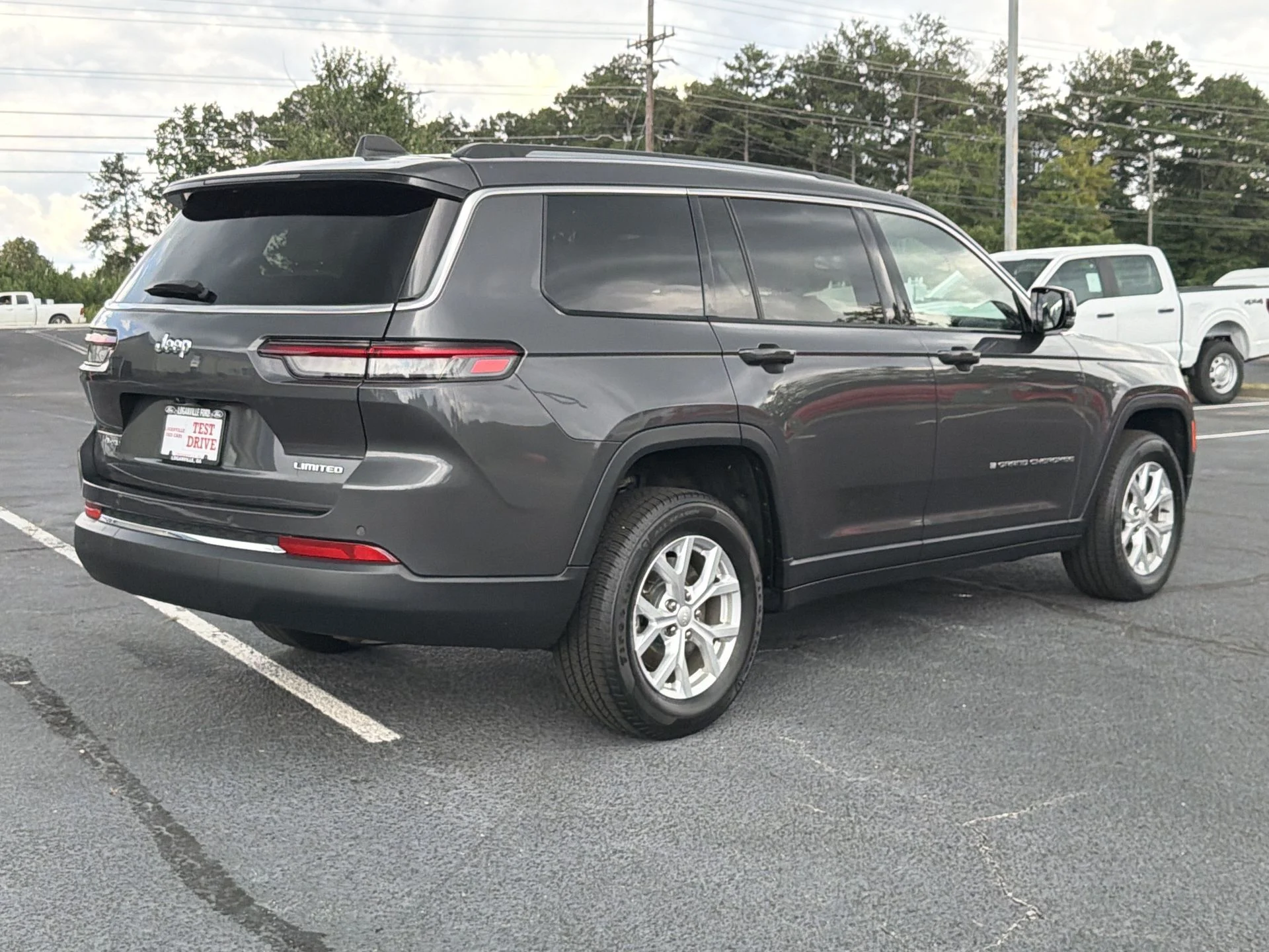 Certified Used 2023 Metallic Jeep Limited image 30