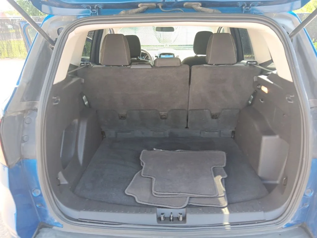 Used 2019 Lightning Blue Metallic Ford SE image 33