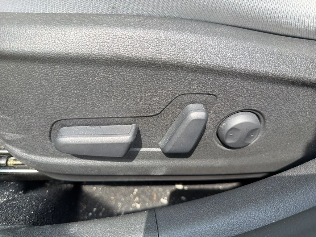 Used 2023 Black Hyundai SEL image 14