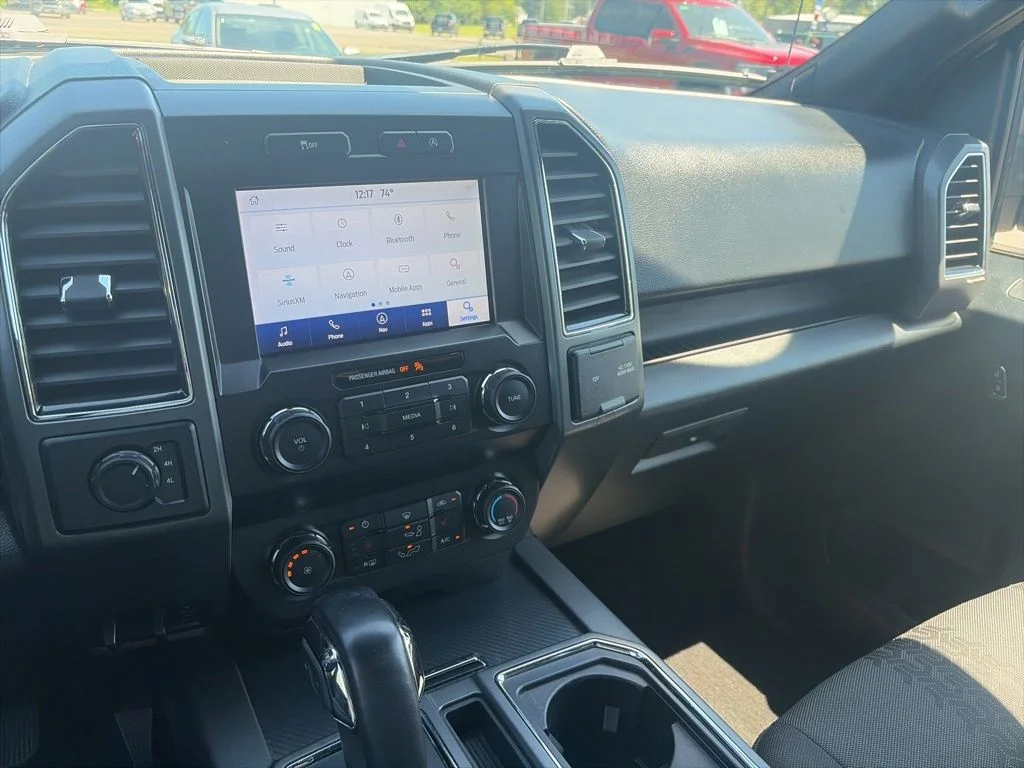 Certified Used 2020 Oxford White Ford XLT image 23