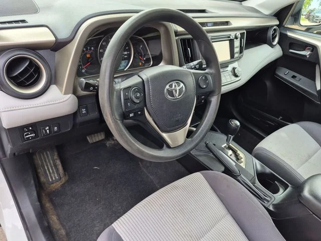 Used 2015 White Toyota XLE image 9