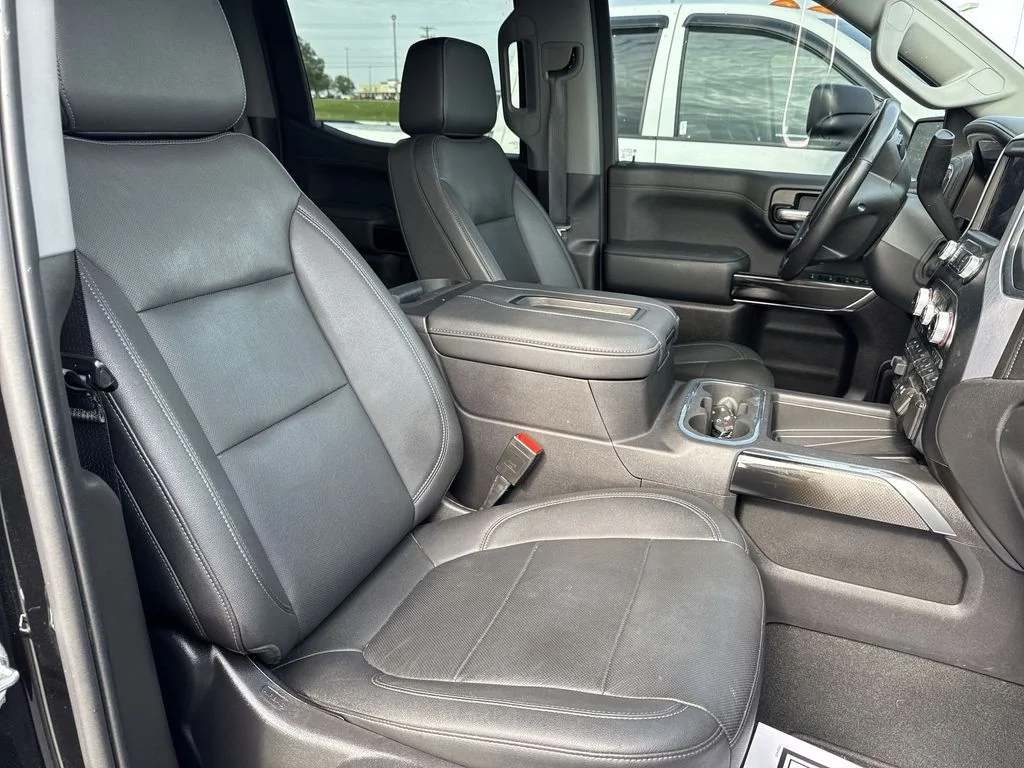 Used 2021 Black GMC SLT image 24