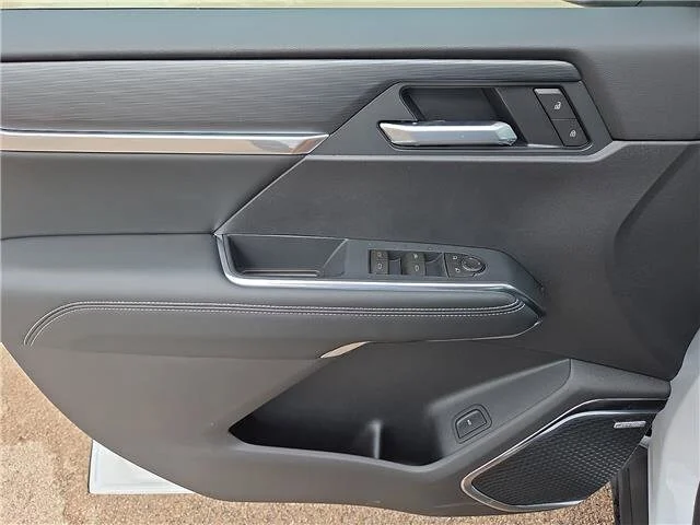 New 2026 Summit White GMC Elevation image 14