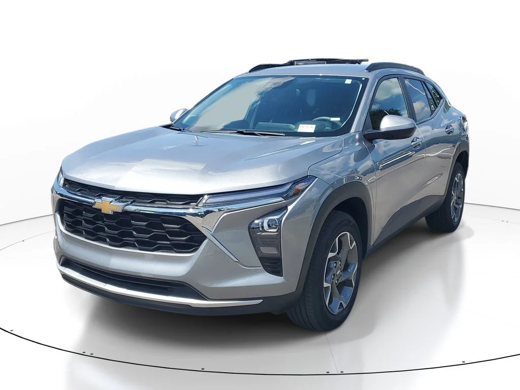 Used 2025 Gray Chevrolet LT image 3